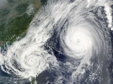 hurricane-67581__340.webp.jpg
